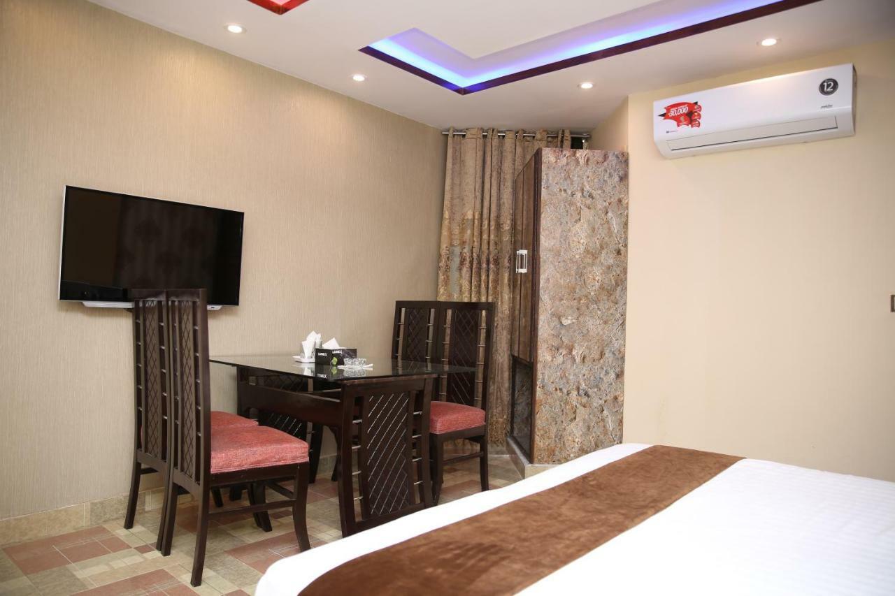 Premier Inn Gulberg Lahore Exterior photo
