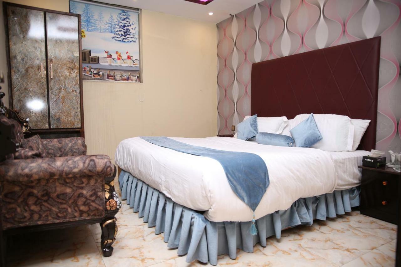 Premier Inn Gulberg Lahore Exterior photo