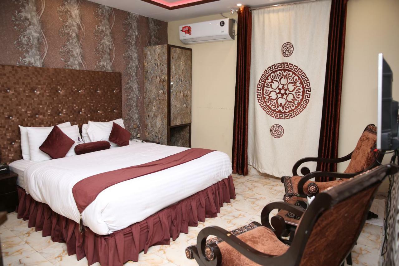 Premier Inn Gulberg Lahore Exterior photo