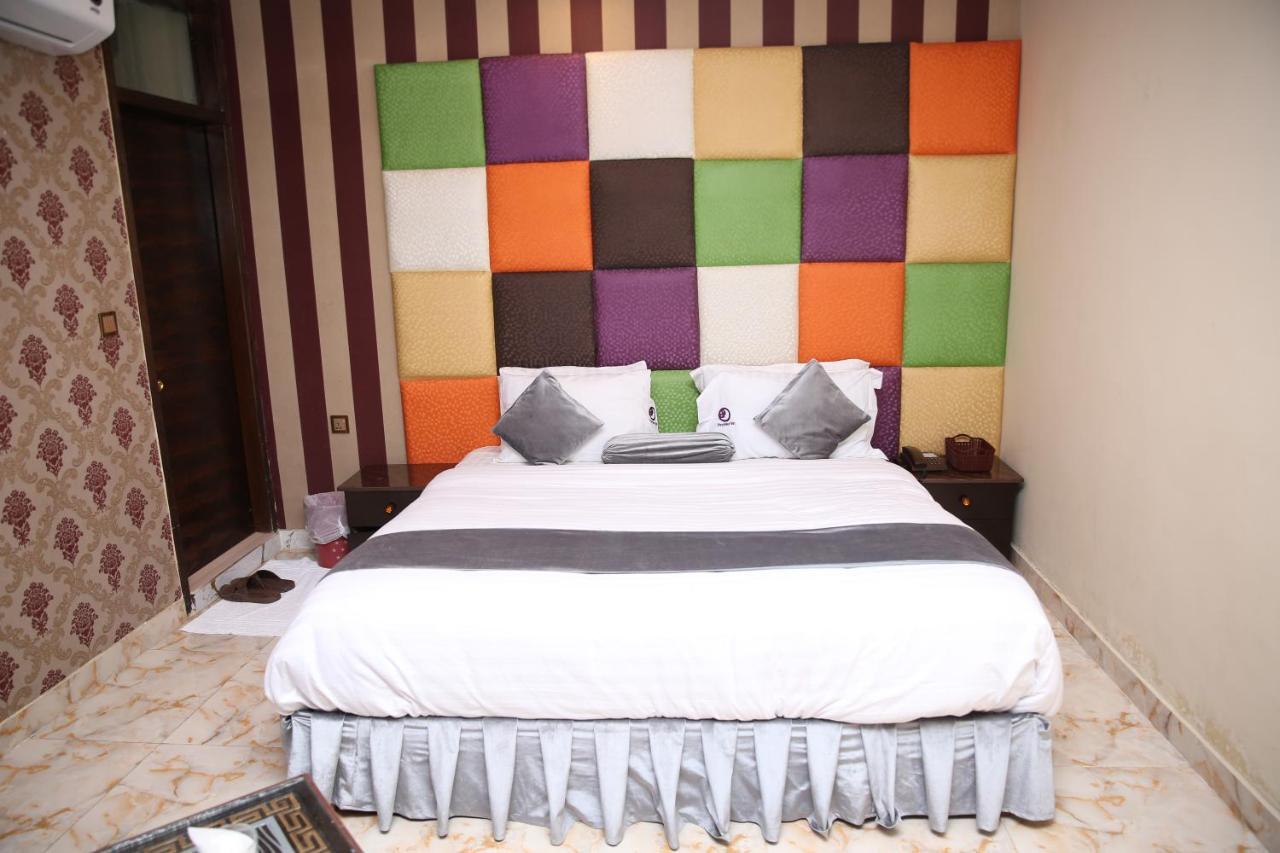 Premier Inn Gulberg Lahore Exterior photo